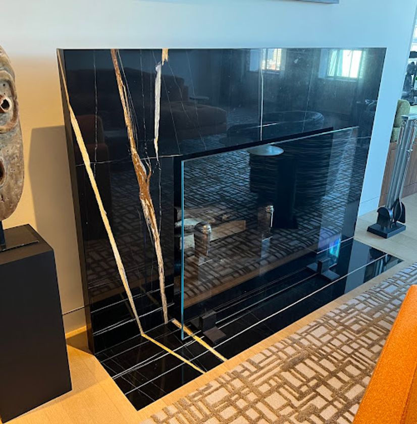 marble
						fireplace